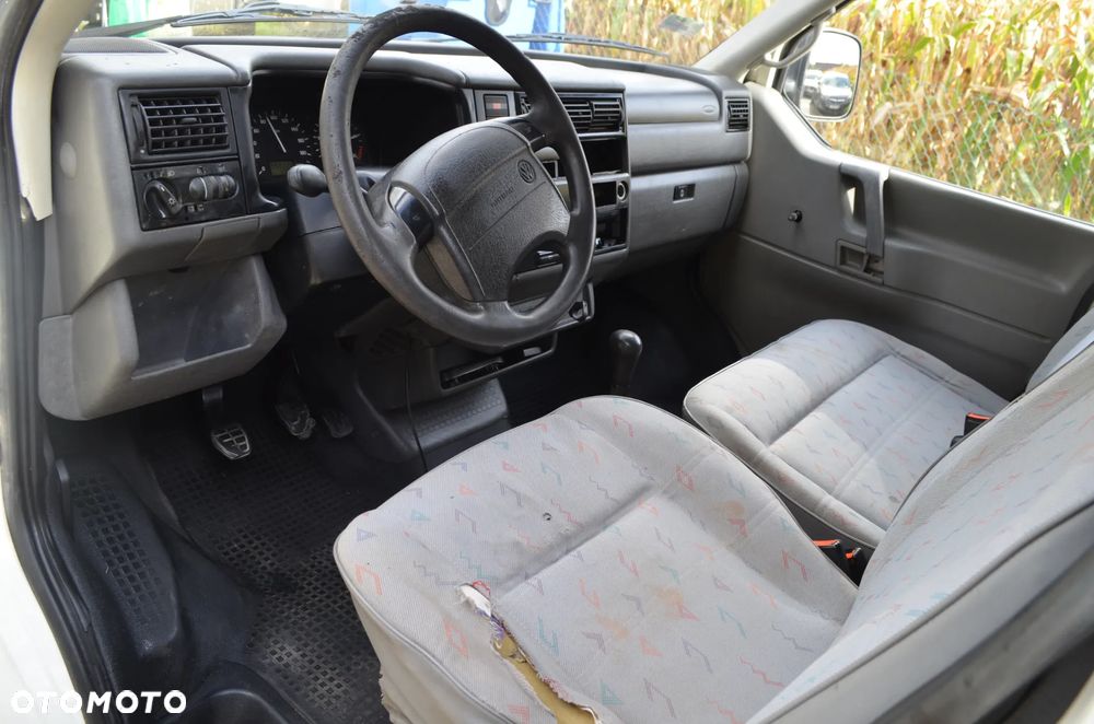 Volkswagen Transporter - 26