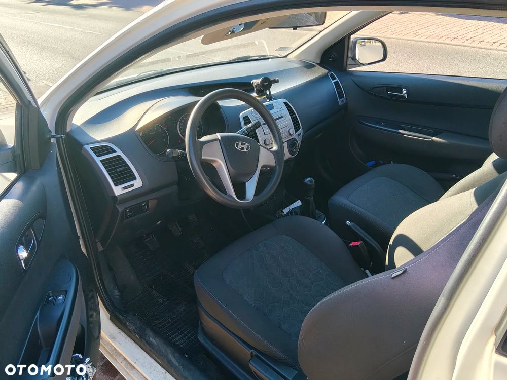 Hyundai i20 - 13