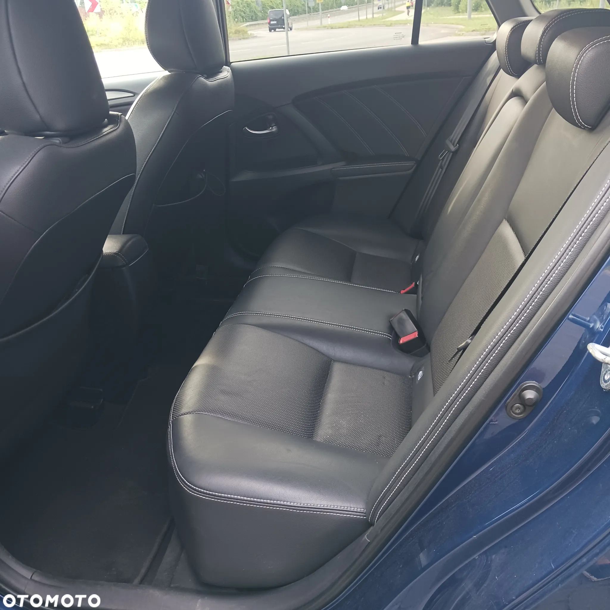 Toyota Avensis 1.8 Premium MS - 3