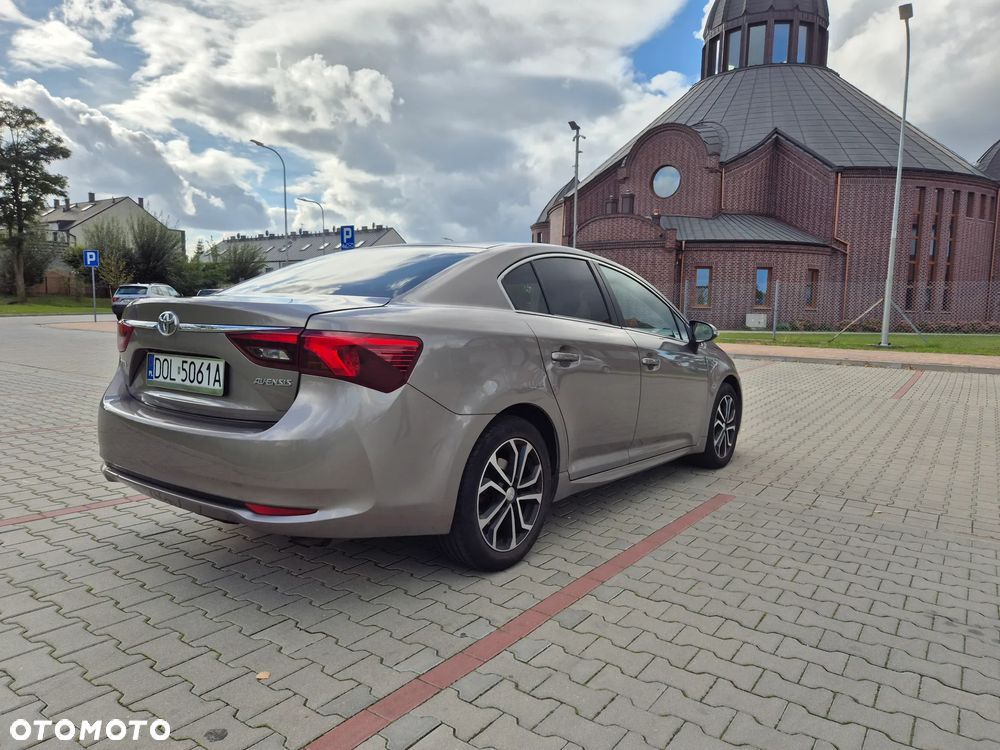 Toyota Avensis 2.0 Prestige MS - 6