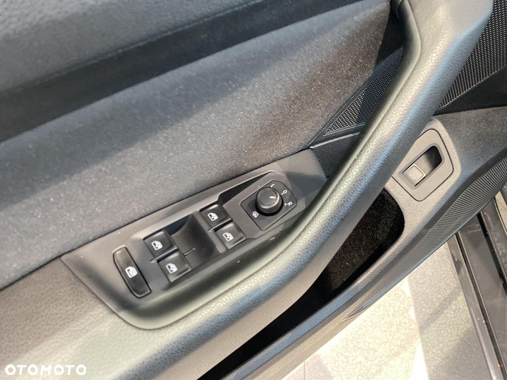 Volkswagen Passat - 9