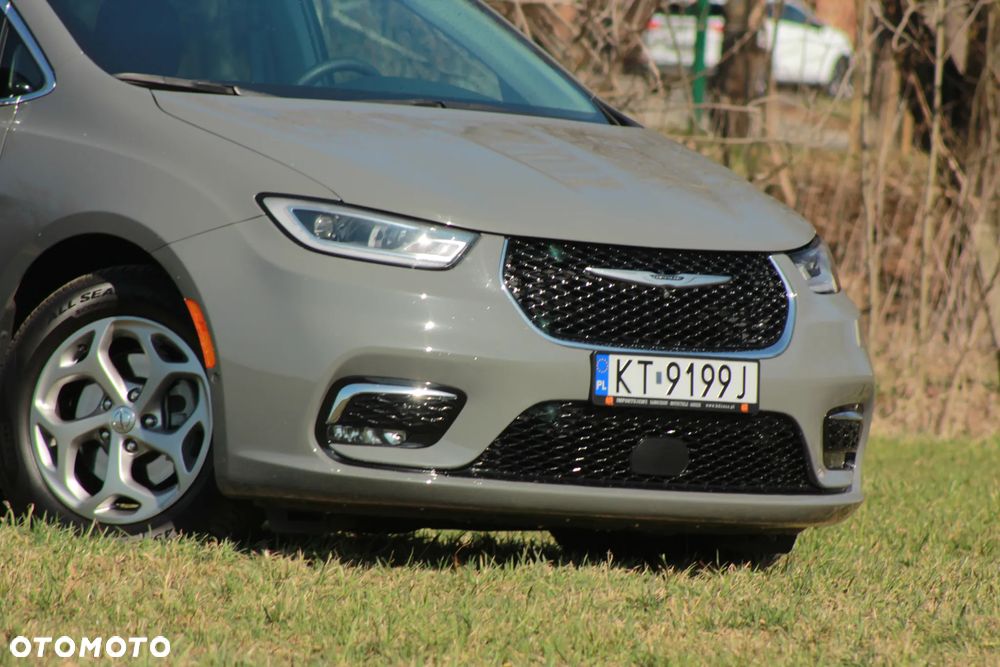 Chrysler Pacifica - 15