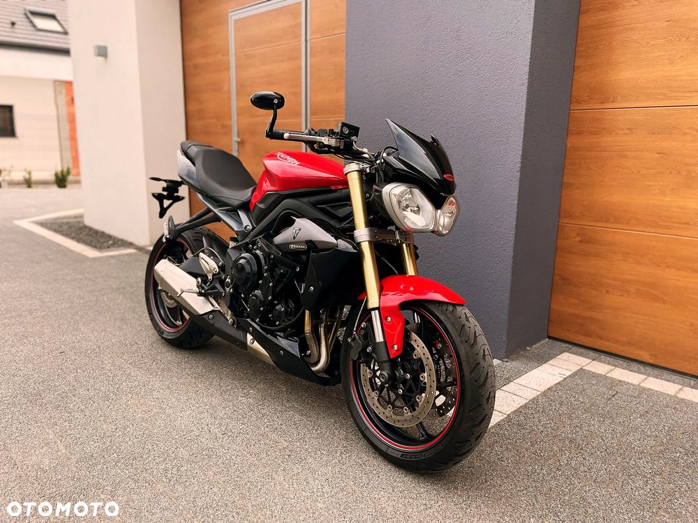 Triumph Street Triple - 1