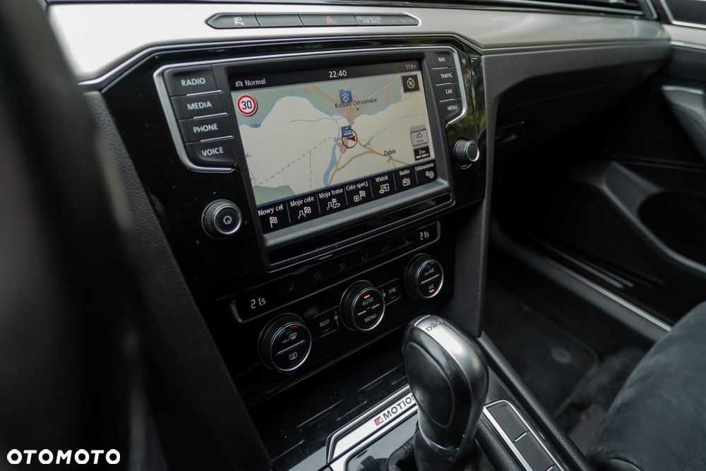 Volkswagen Passat 2.0 TDI Bi-Turbo BMT 4Mot Highline DSG - 30