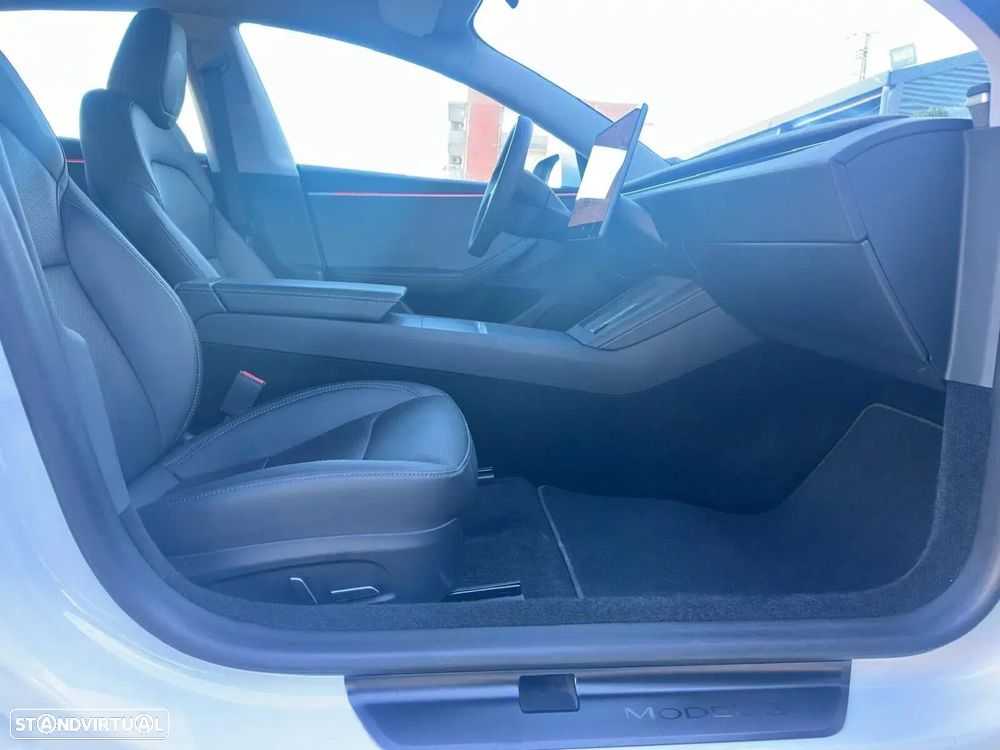 Tesla Model 3 - 10