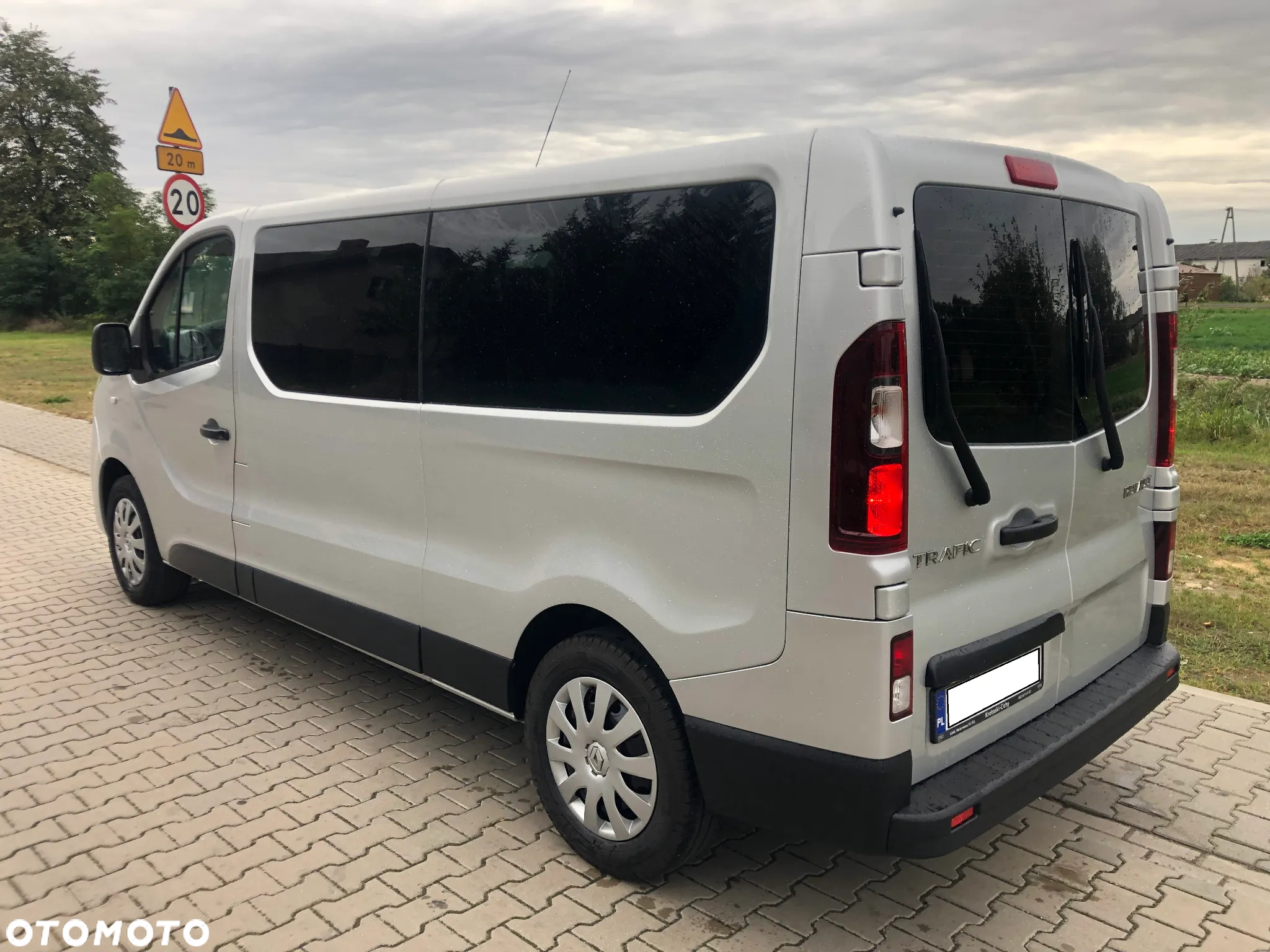 Renault Trafic ENERGY dCi 125 Grand Combi Expression - 2
