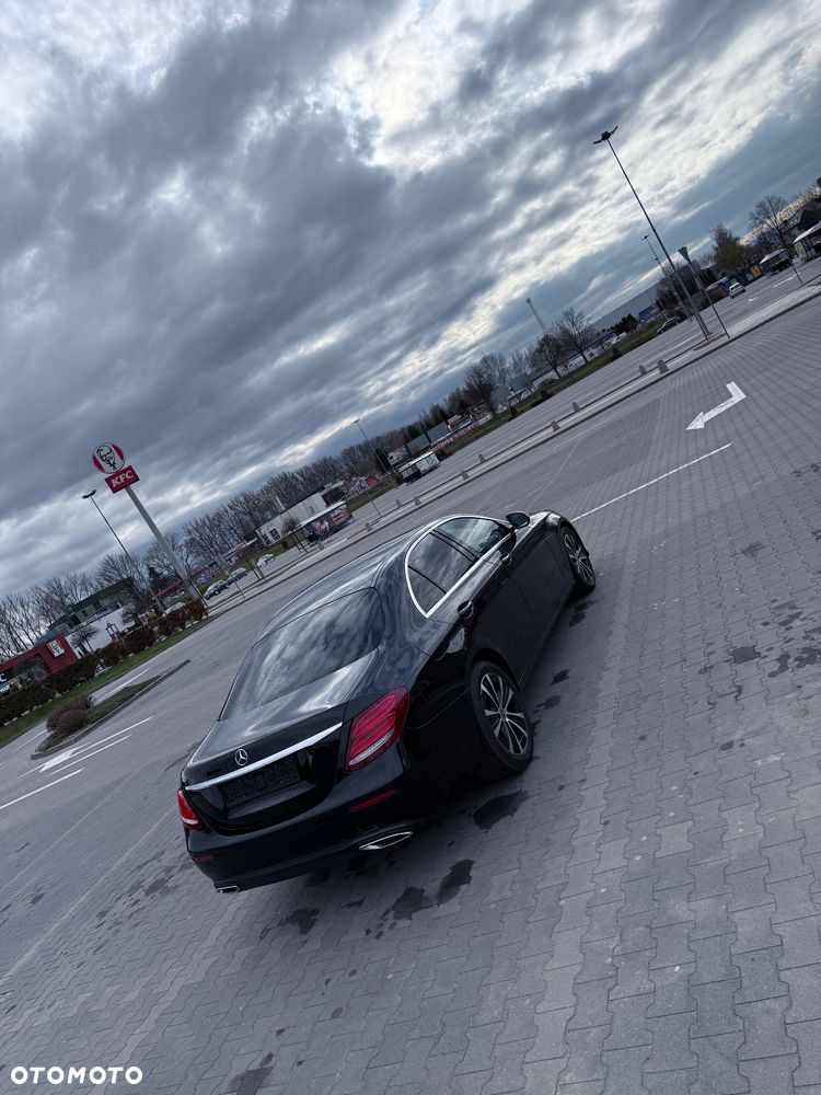 Mercedes-Benz Klasa E 220 d Avantgarde - 32