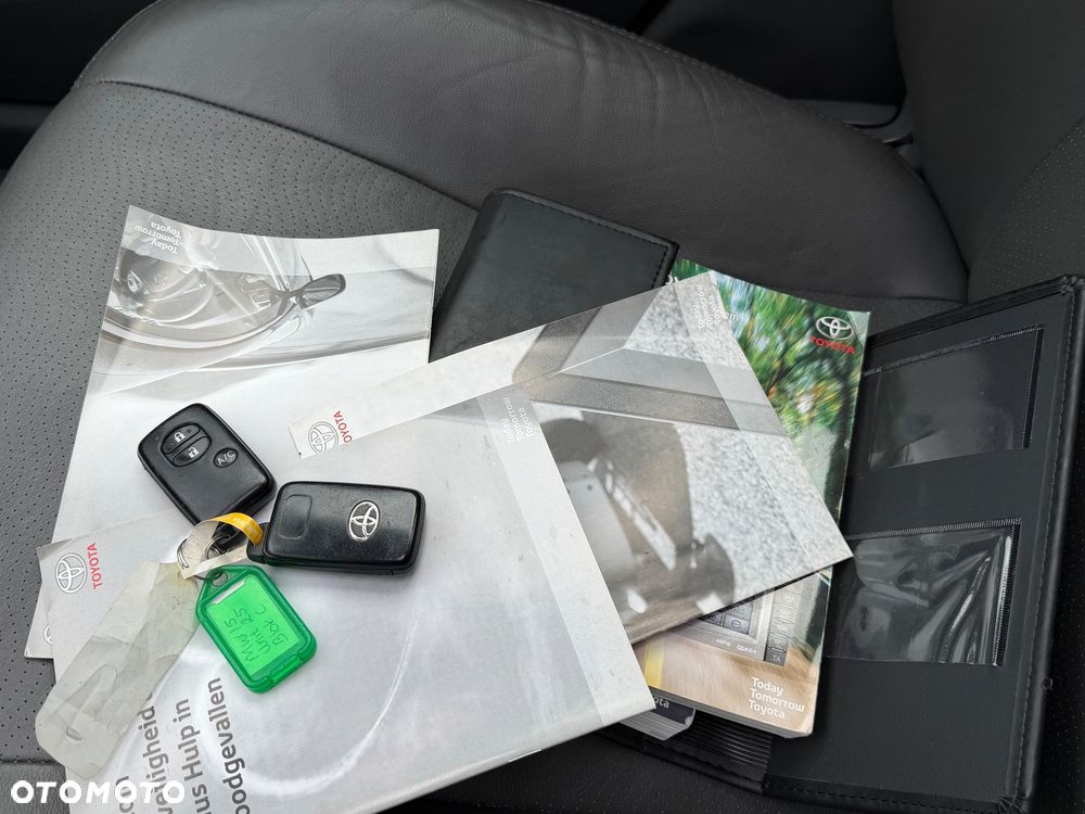 Toyota Prius 1.8 HSD Prestige - 32