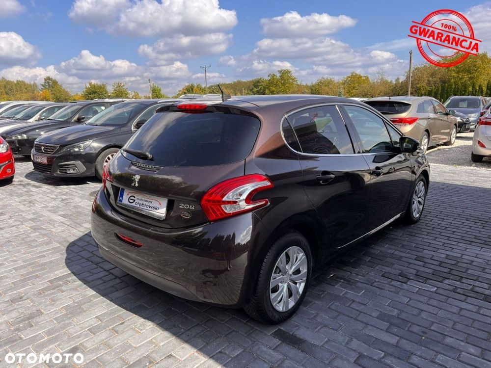 Peugeot 208 - 11
