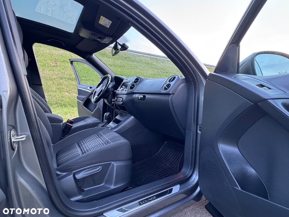 Volkswagen Tiguan 2.0 TDI DPF 4Motion BlueMotion Technology DSG Lounge Sport & Style - 25