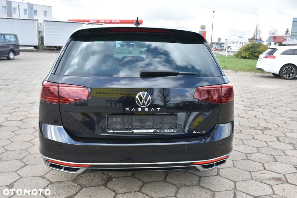 Volkswagen Passat Variant 2.0 TDI SCR DSG 4Motion Business - 9