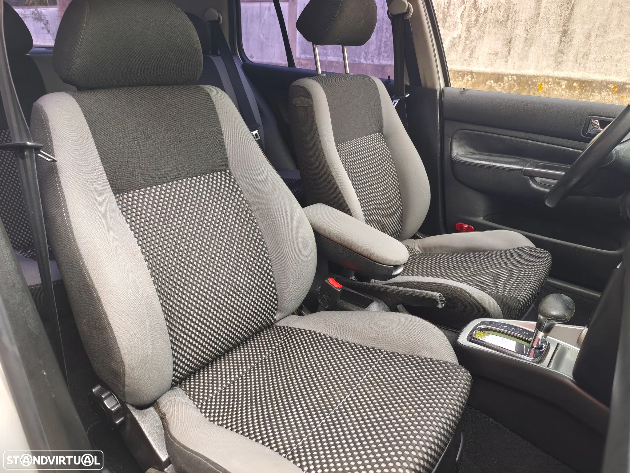 VW Golf 1.9 TDi Highline Aut. - 8