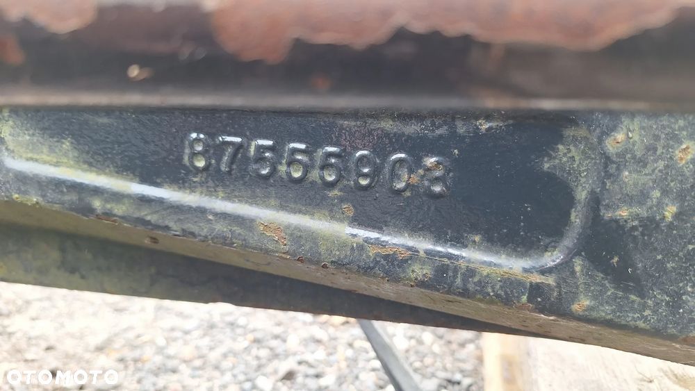 New holland Case Most przedni os  przednia zwolnica połos obudowa pochwa - 4