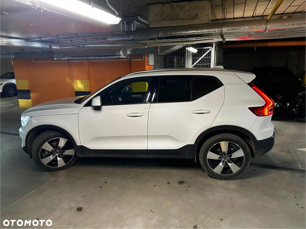 Volvo XC 40 T5 AWD Momentum - 2