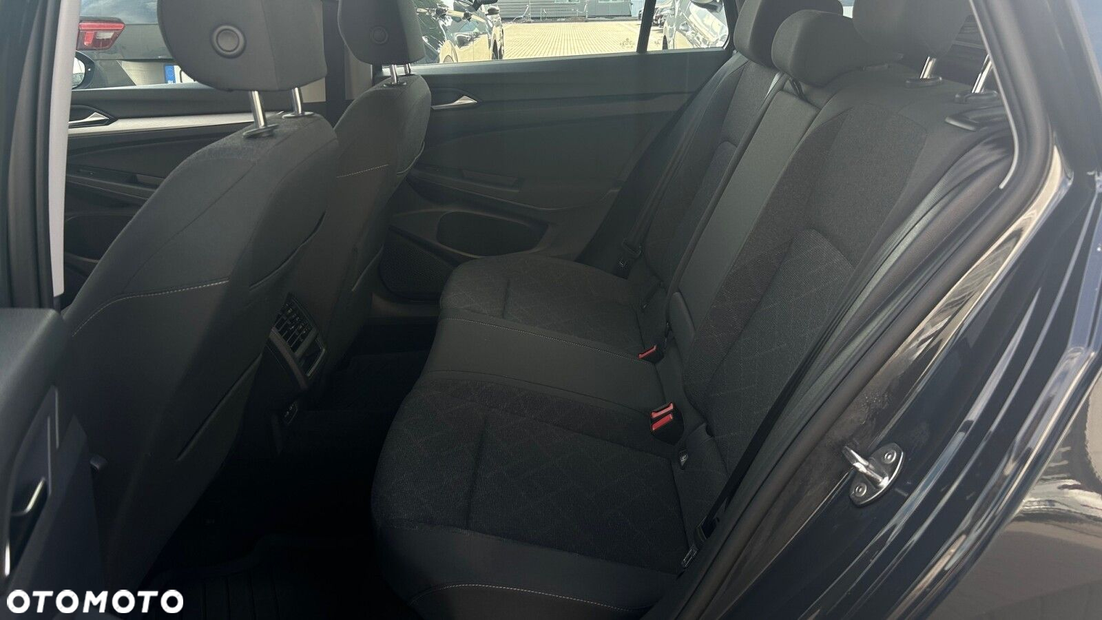 Volkswagen Golf VIII 1.5 TSI EVO Life - 12