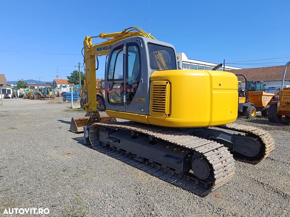 New Holland E135 SR - 3