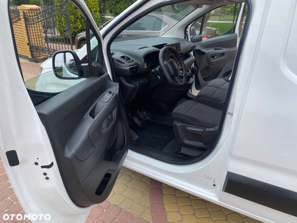 Citroën BERLINGO 1.6 HDI, MAX długi, 3-osobowy, klimatyzacja, zakupiony w salonie w Rzeszowie - 17