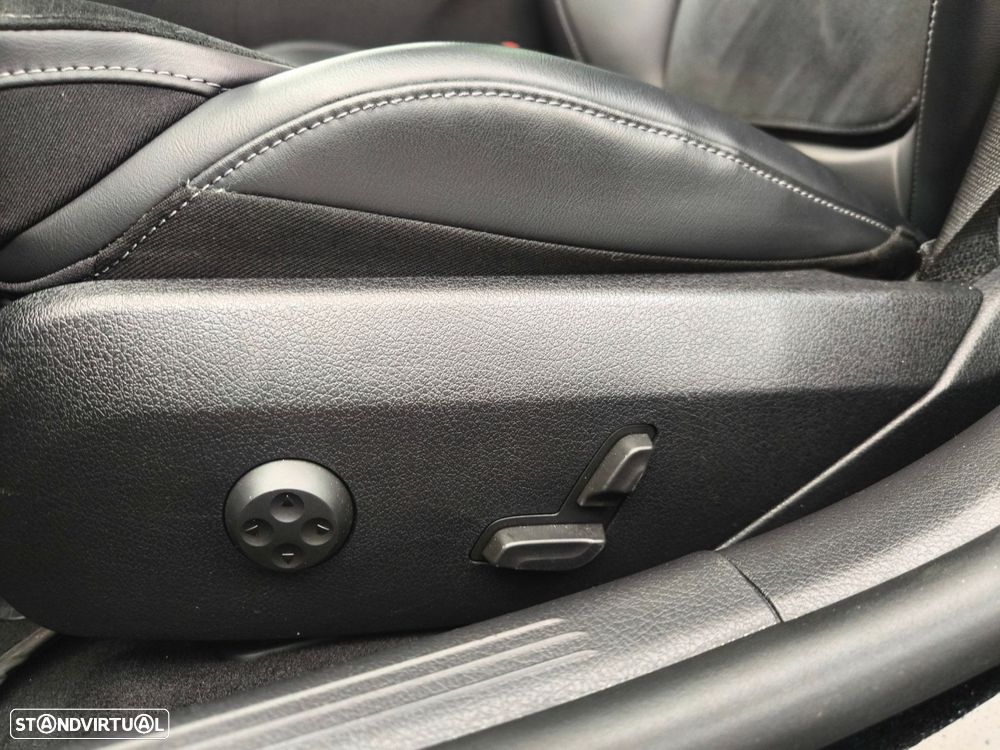 Mercedes-Benz C 300 e AMG Line - 27