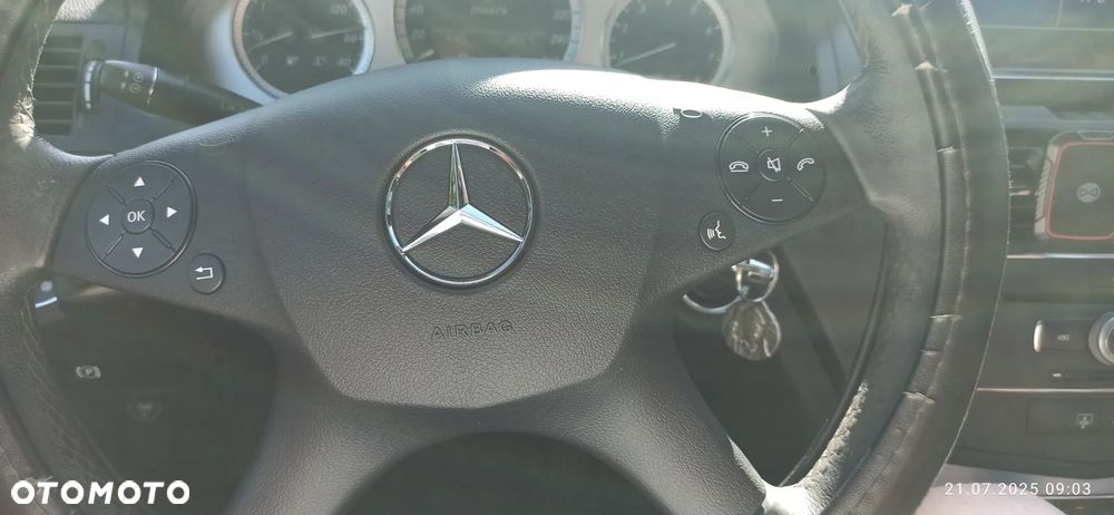 Mercedes-Benz Klasa C - 32