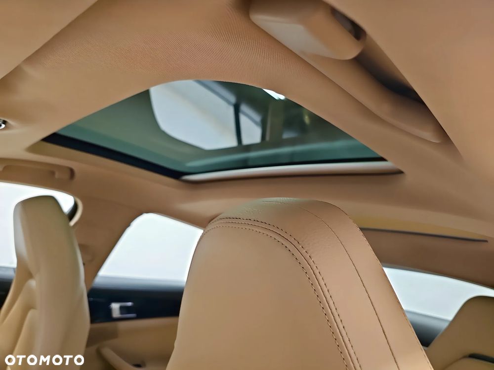 Porsche Panamera Standard - 10