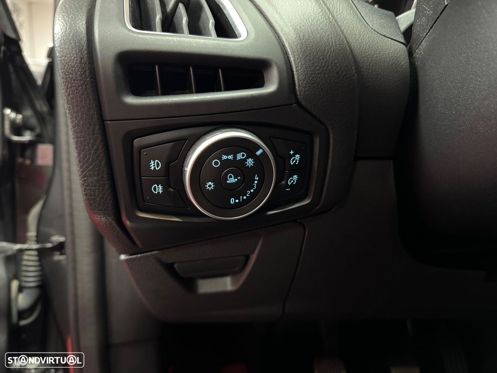 Ford Focus SW 1.5 TDCi Titanium - 17