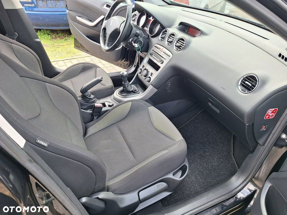 Peugeot 308 1.6 Premium Plus - 21