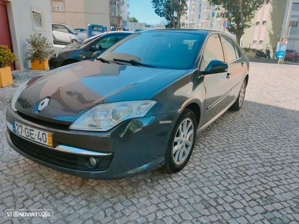 Renault Laguna 2.0 dCi Initiale - 4