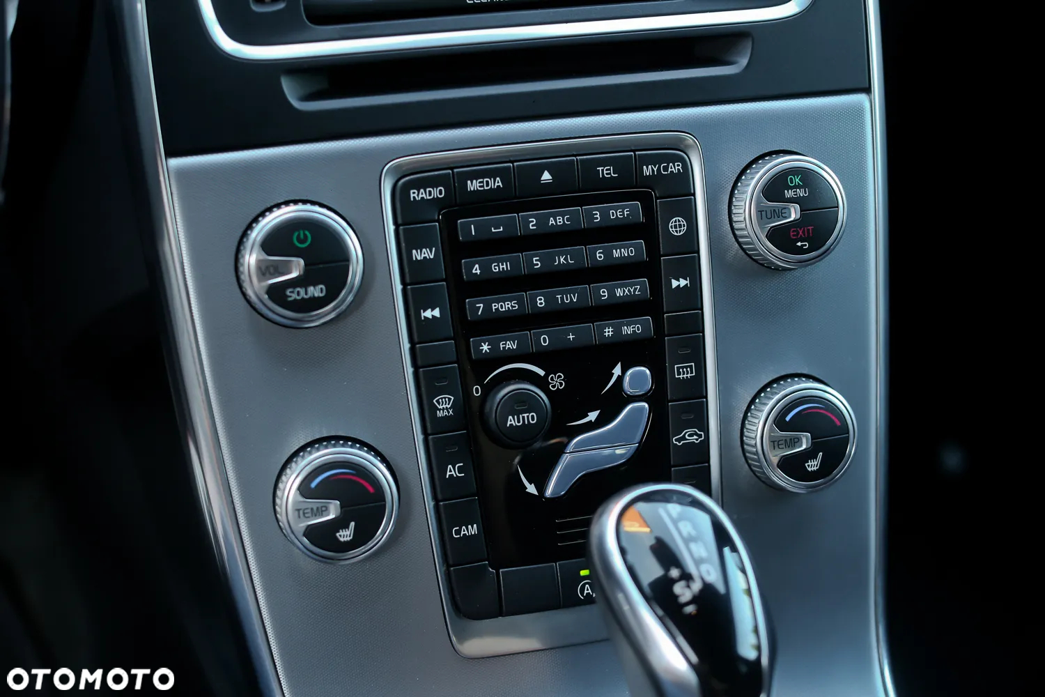 Volvo V60 Cross Country D3 Geartronic - 32
