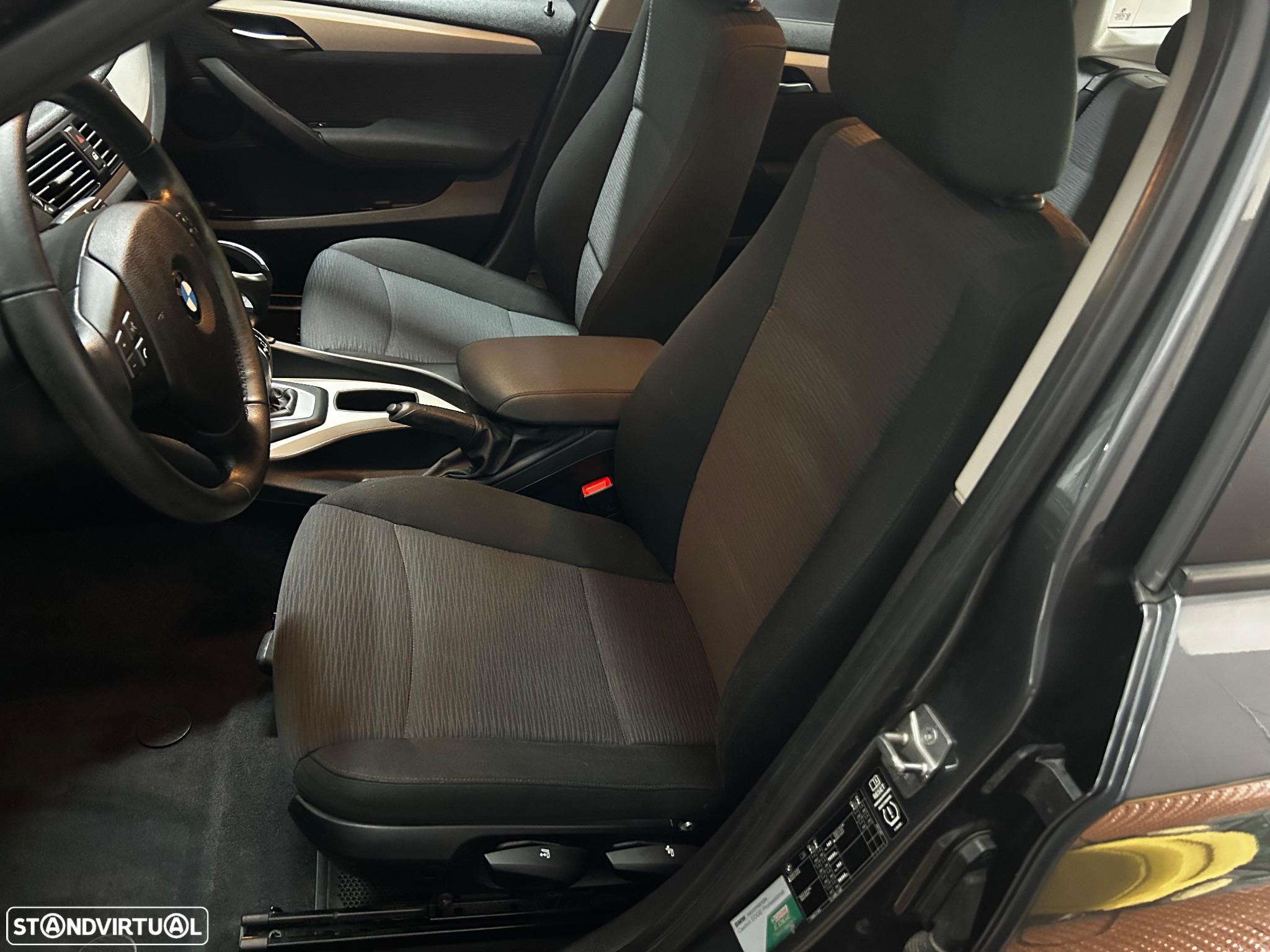 BMW X1 16 d sDrive Auto - 28