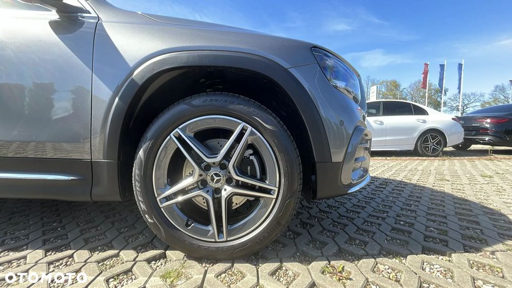 Mercedes-Benz GLB 200 AMG Line 7G-DCT - 13