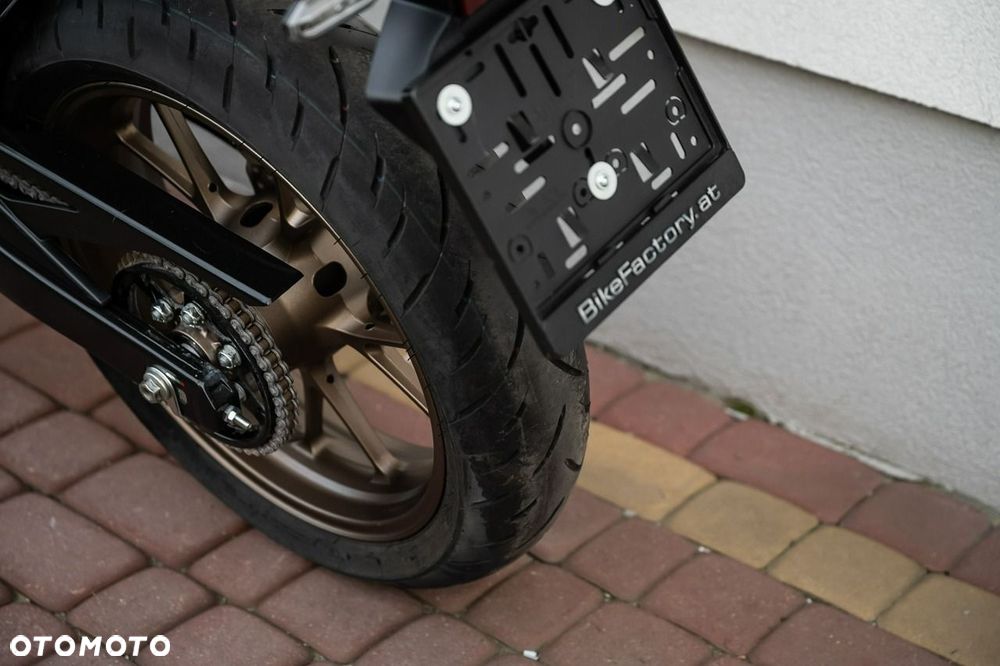 Honda CB - 8