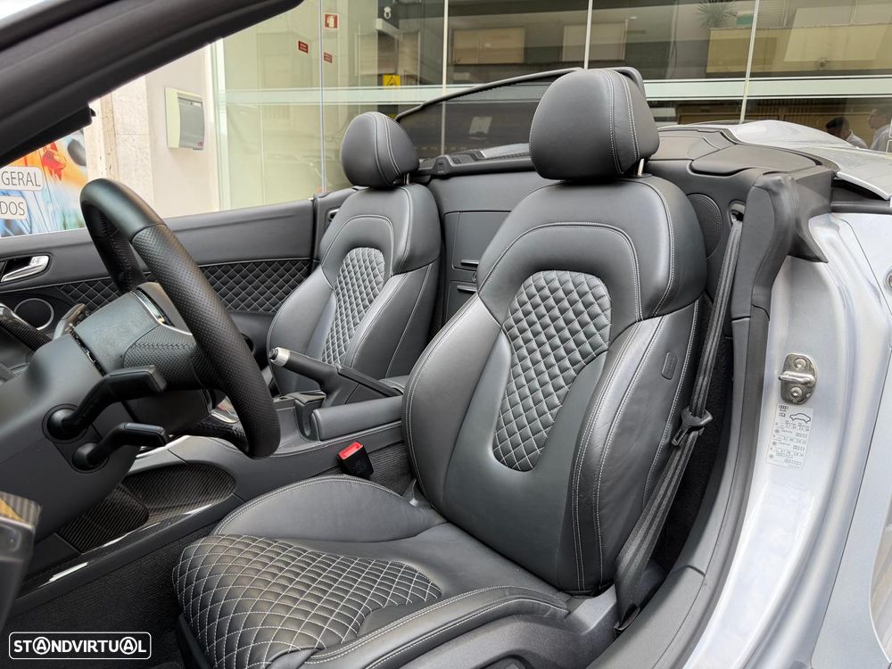 Audi R8 Spyder 4.2 FSi V8 quattro - 4