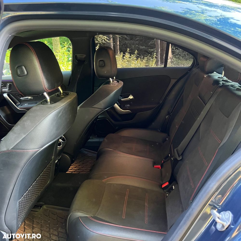 Mercedes-Benz A 220 4Matic 7G-DCT AMG Line - 9