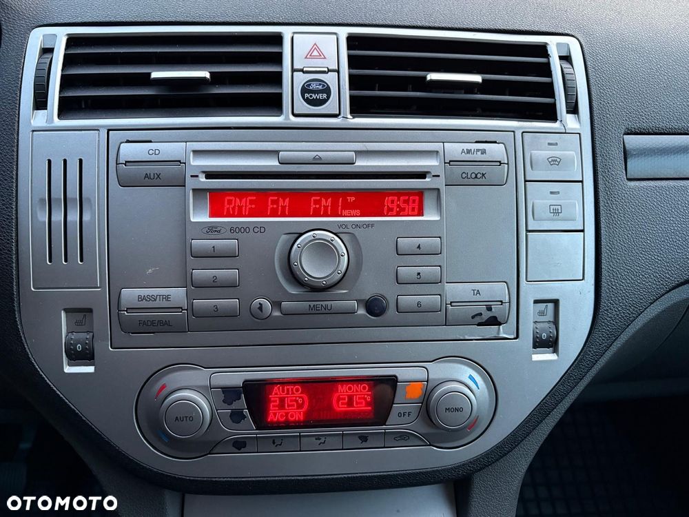 Ford Kuga 2.0 TDCi 4x4 Titanium - 26