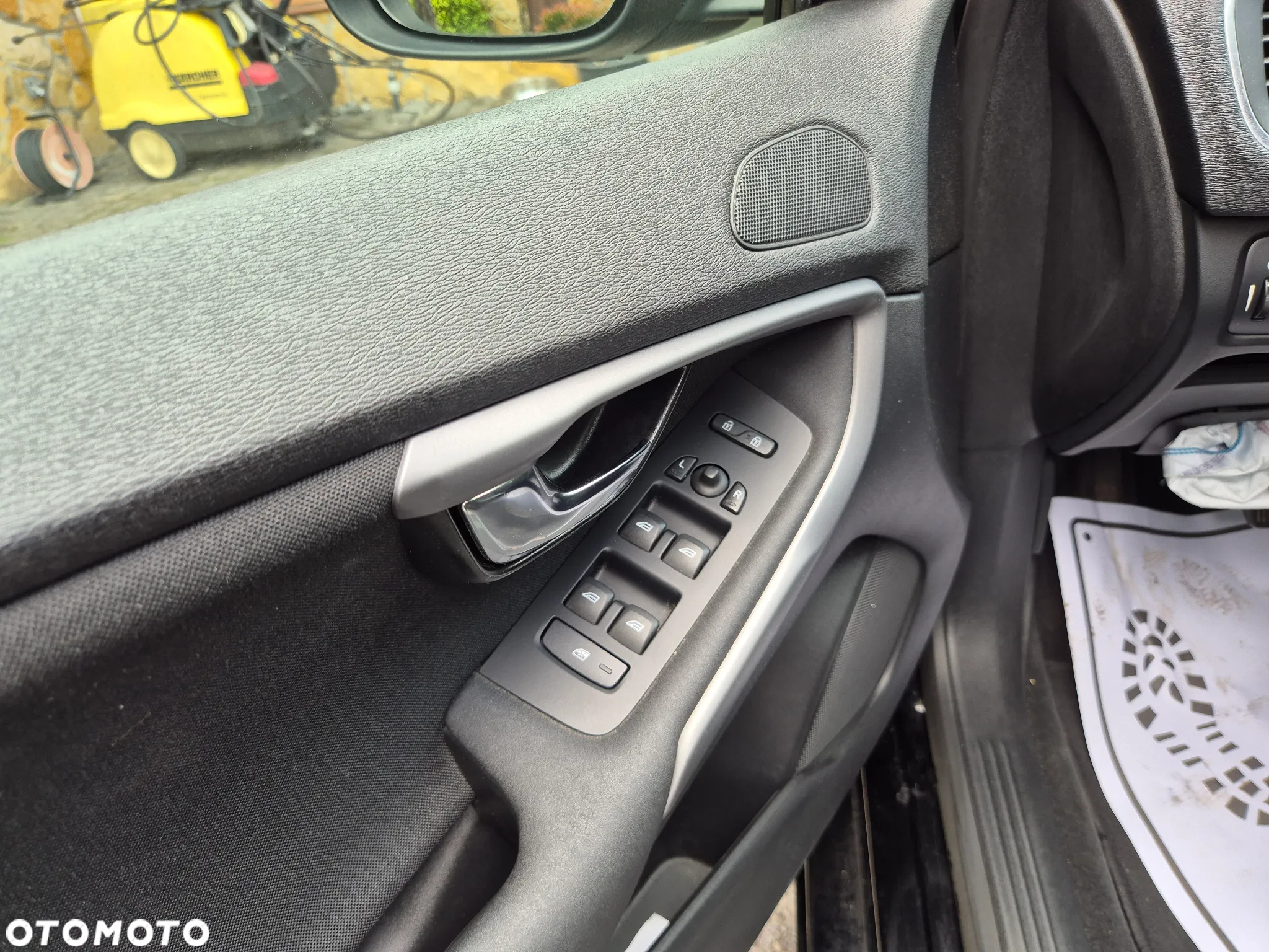 Volvo V40 D2 Kinetic - 13