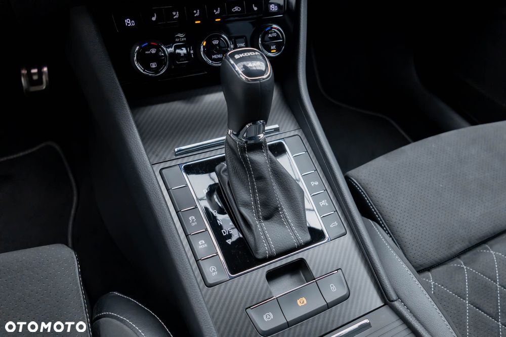 Skoda Superb 2.0 TDI 4x4 DSG Sportline - 33