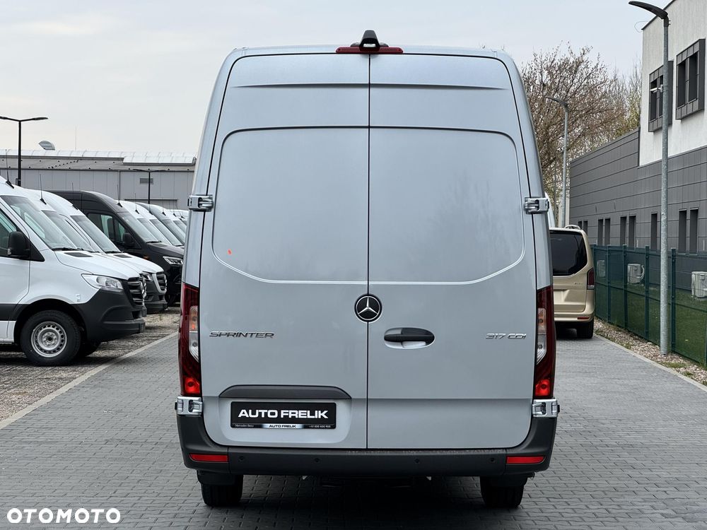 Mercedes-Benz Sprinter - 7