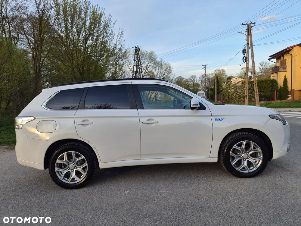 Mitsubishi Outlander - 13