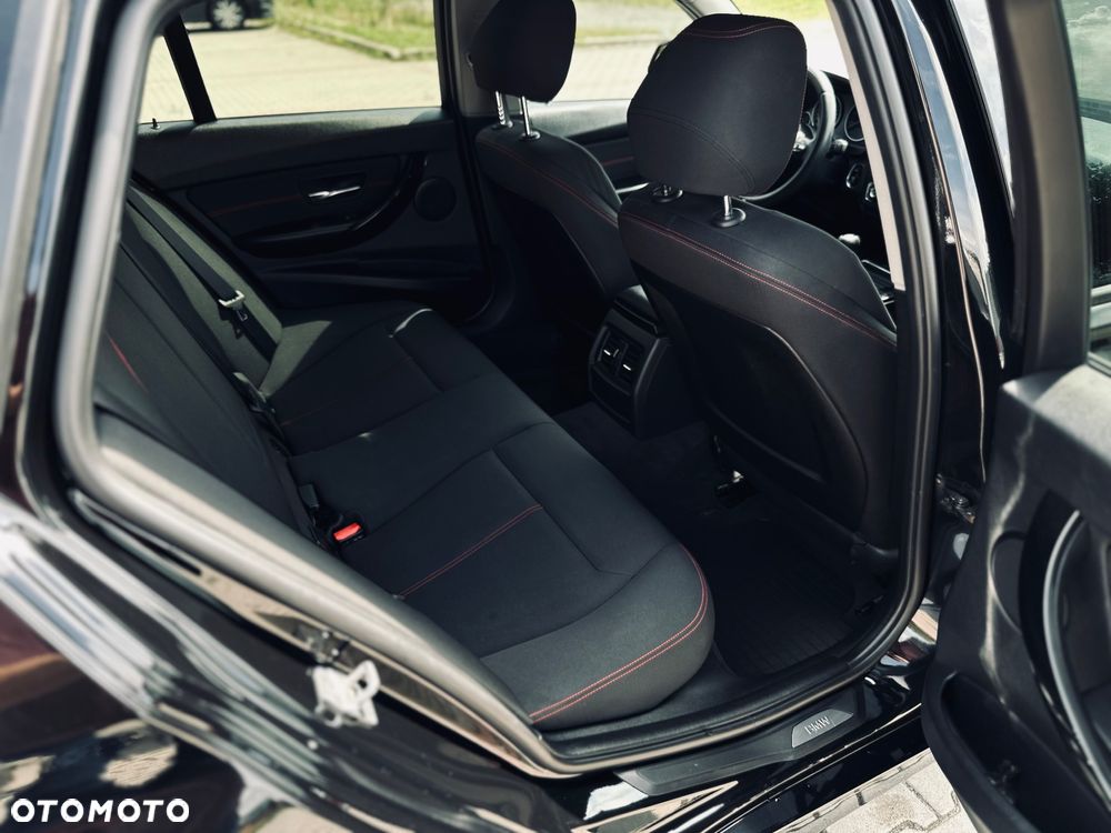 BMW Seria 3 320d - 12
