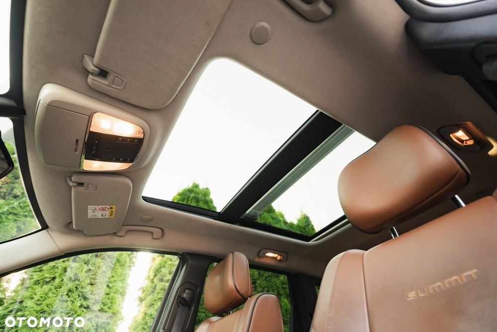 Jeep Grand Cherokee - 33