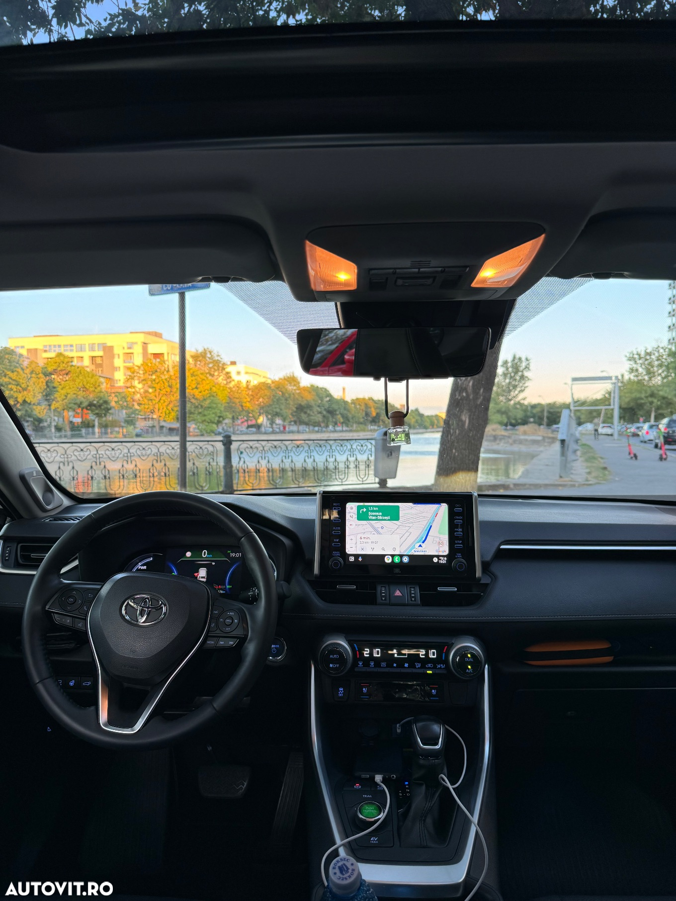 Toyota RAV4 2.5 Hybrid VVT-iE 4x4 Luxury Premium - 9