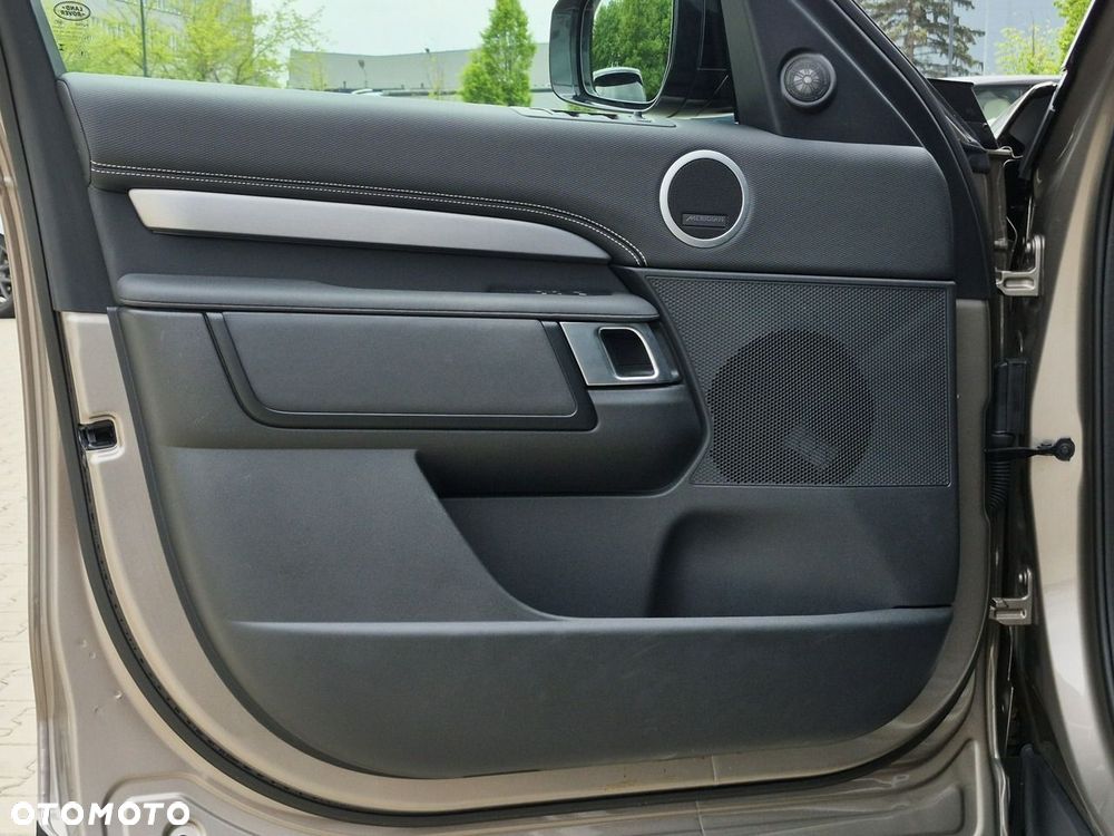 Land Rover Discovery P300 - 19