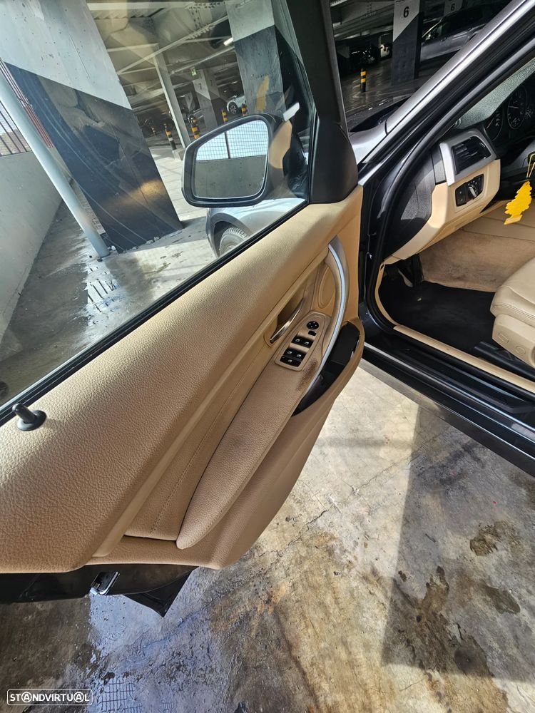 BMW 320 d DPF Touring - 11