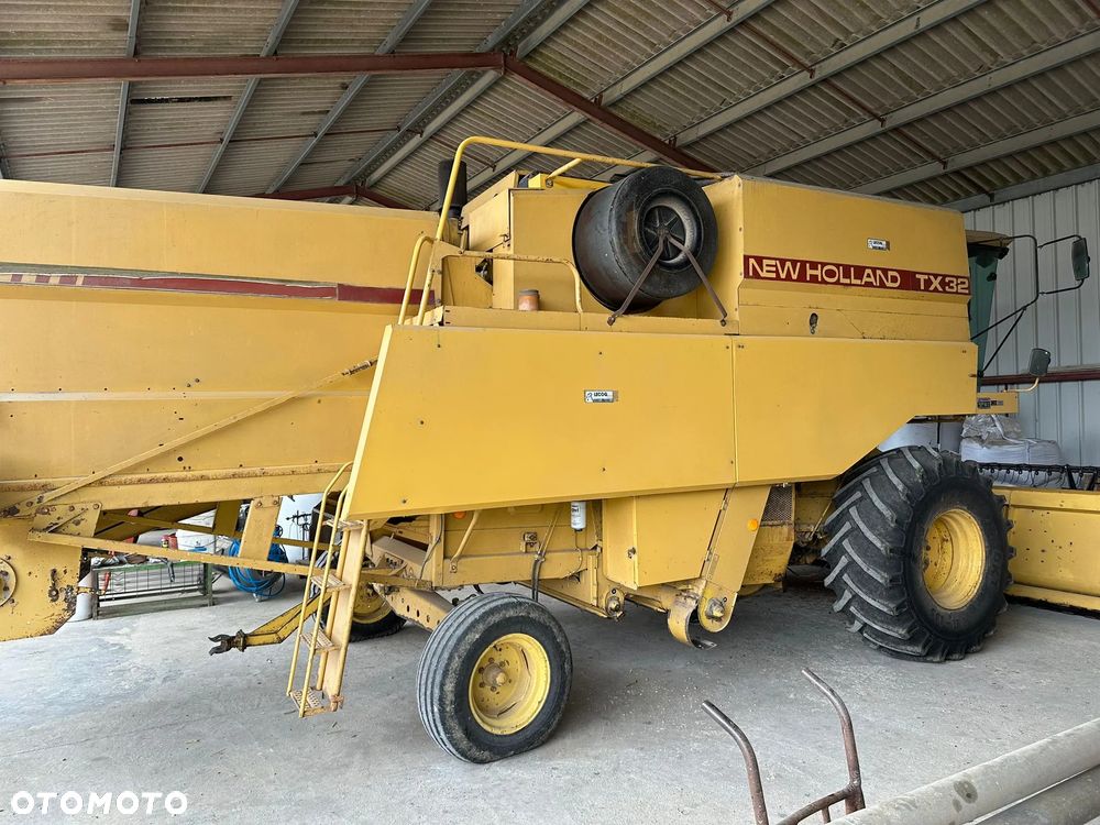 New Holland TX 32 - 3