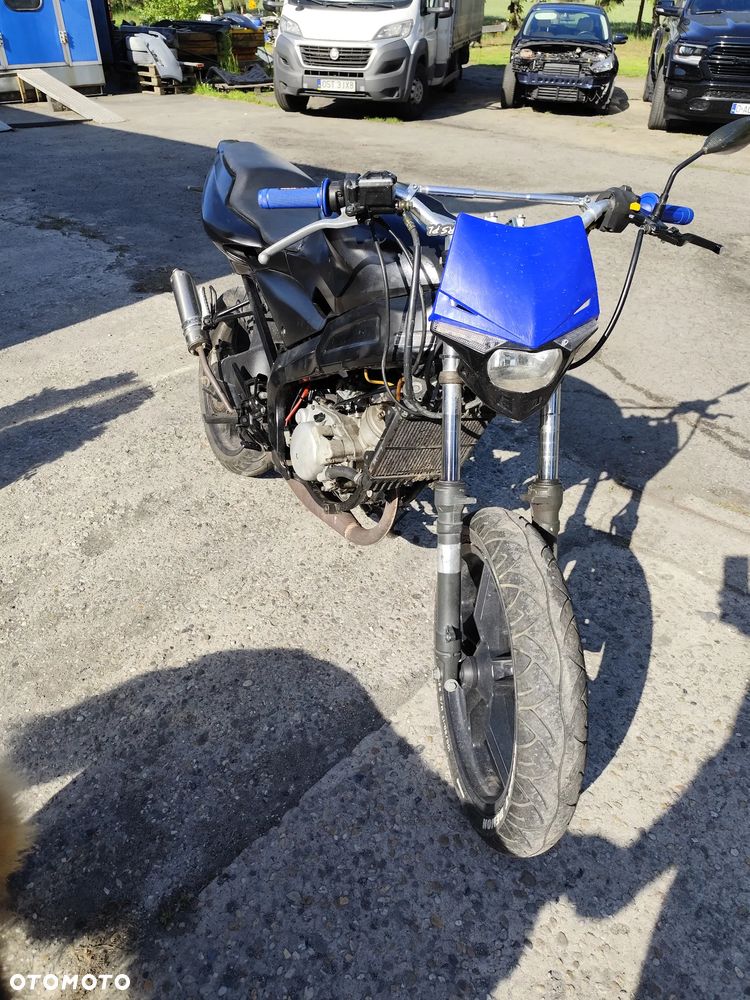 Yamaha TZR - 1