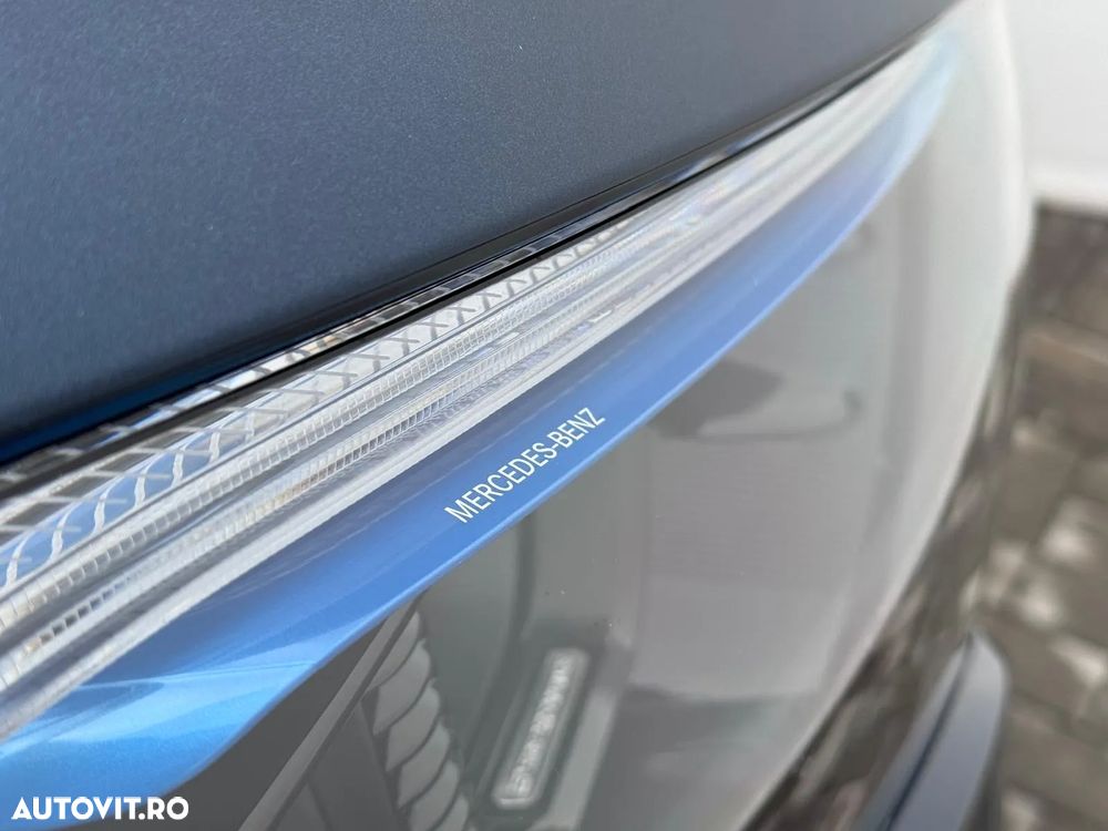 Mercedes-Benz EQB - 16