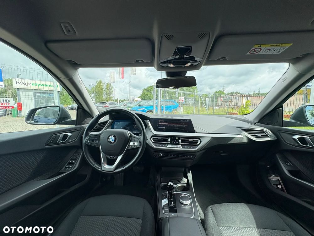 BMW Seria 2 218i - 21