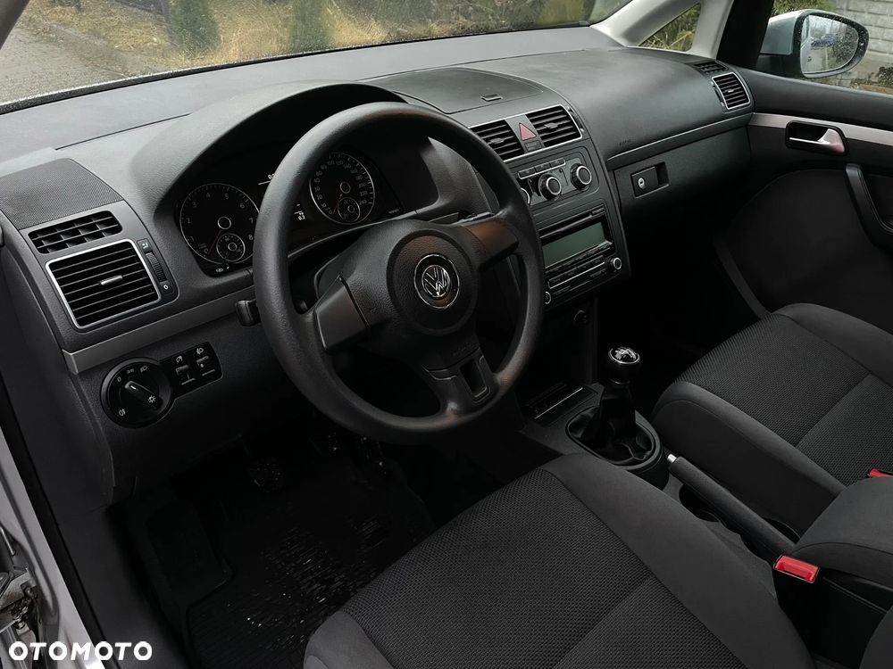 Volkswagen Touran - 14