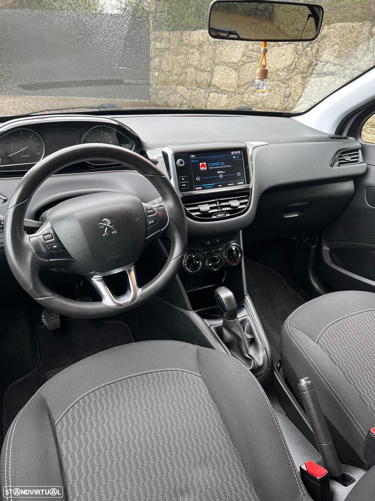 Peugeot 208 1.6 BlueHDi Style - 22