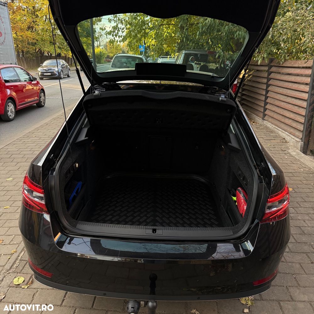 Skoda Superb 2.0 TDI DSG Ambition - 4